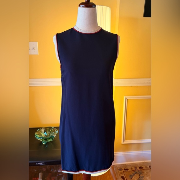 GUCCI - Navy Mini Shift Dress with White and Red Contrast Trim - Picture 3 of 15